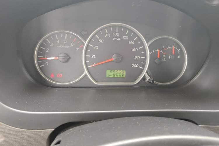 Used Wuling Hongguang 2015 1.5L S Basic Version China V Standard Odometer Close Up