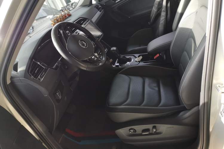 Used Volkswagen Tiguan L New Energy 2021 430 PHEV Plug-in Hybrid Flagship Edition Left Front Seat