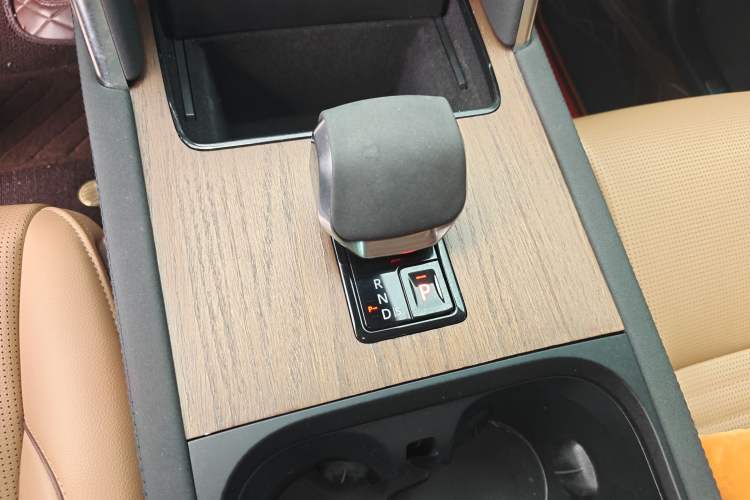 Used Land Rover Discovery Sport 2024 Performance Tech Edition Gear Lever