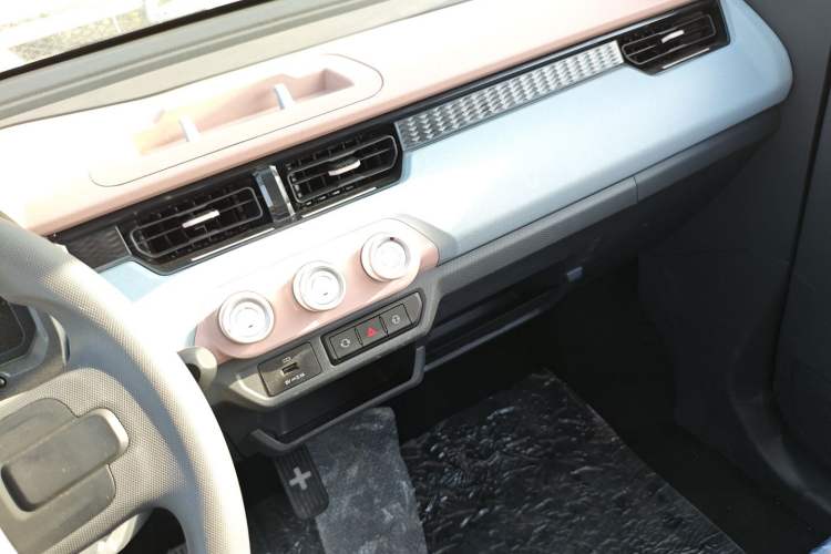 Used Chery New Energy QQ Ice Cream 2024 120km Milkshake