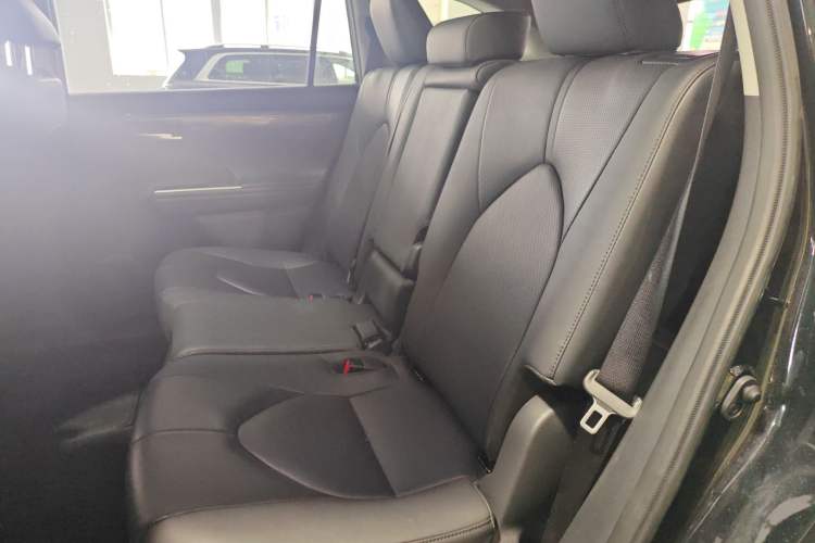 Used Toyota Highlander 2024 2.5L Smart Electric Hybrid Dual-Engine Four-Wheel Drive Prestige Version – 7 Seats
