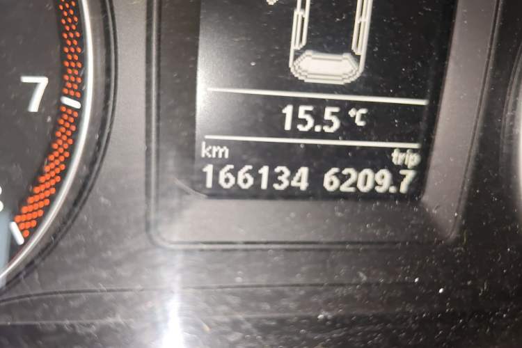 Used Volkswagen Golf 2011 1.4TSI Cross Golf Odometer Close Up