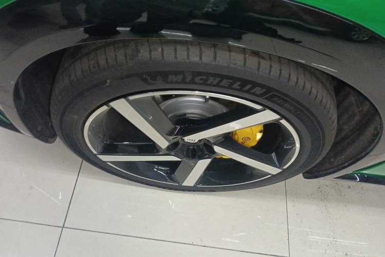 Used Xiaomi Auto YU7 2025 Ultra-Long Range High-Performance All-Wheel-Drive Max Edition
