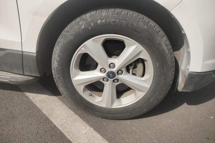 Used Ford Edge 2016 EcoBoost 245 Two-Wheel-Drive Titanium 5-Seater
