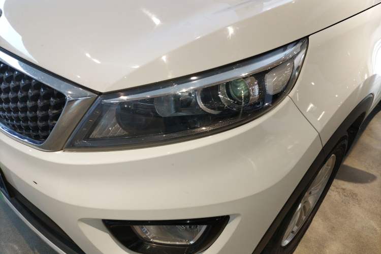 Used Kia Sportage R 2015 2.0L Manual Two-Wheel Drive GL Model
