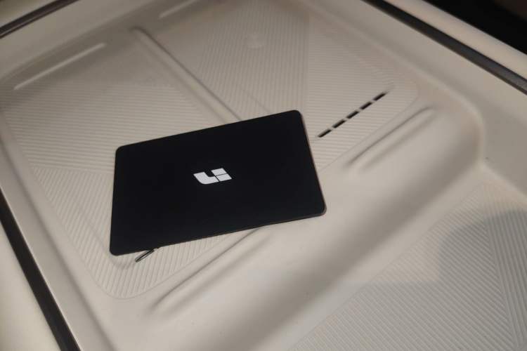 Used Li Auto i6 2025 Model Two-Wheel-Drive Standard Type
