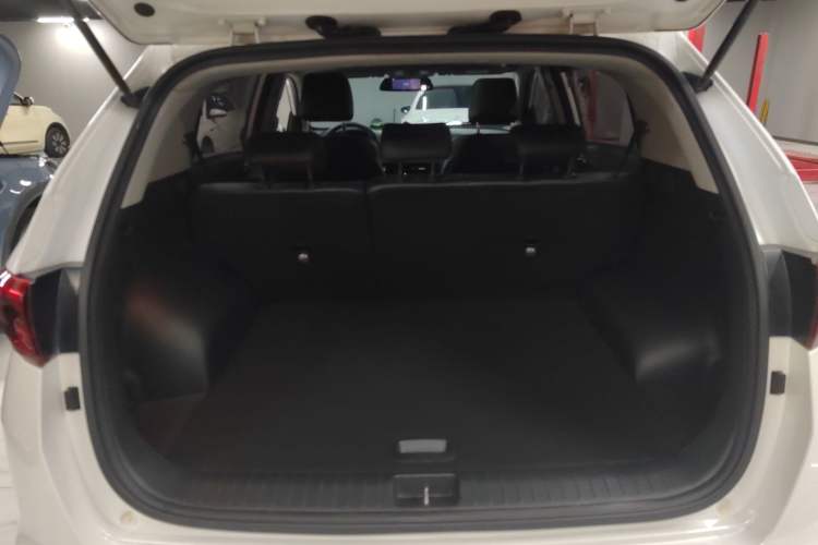 Used Kia KX5 2016 2.0L Automatic 2WD GLS Trunk