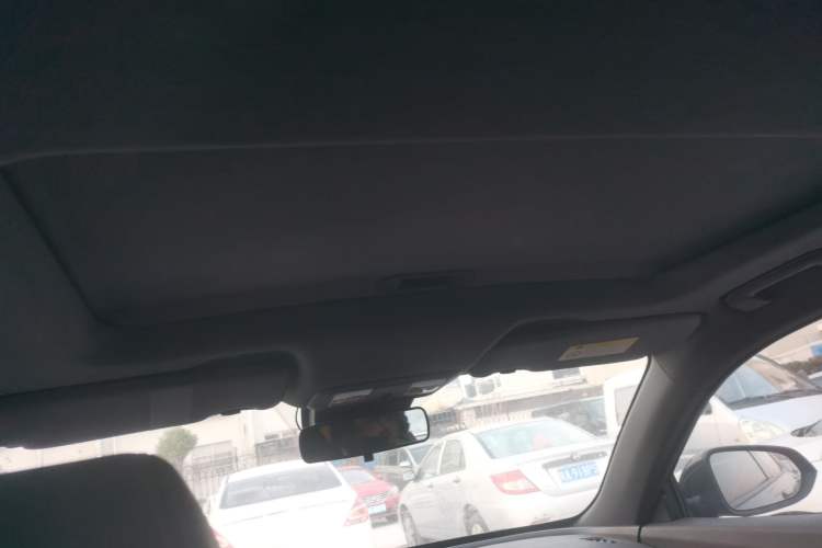 Used Dongfeng Aeolus Yixuan 2022 230T Automatic Adaptive-Beam Knight Edition Headliner