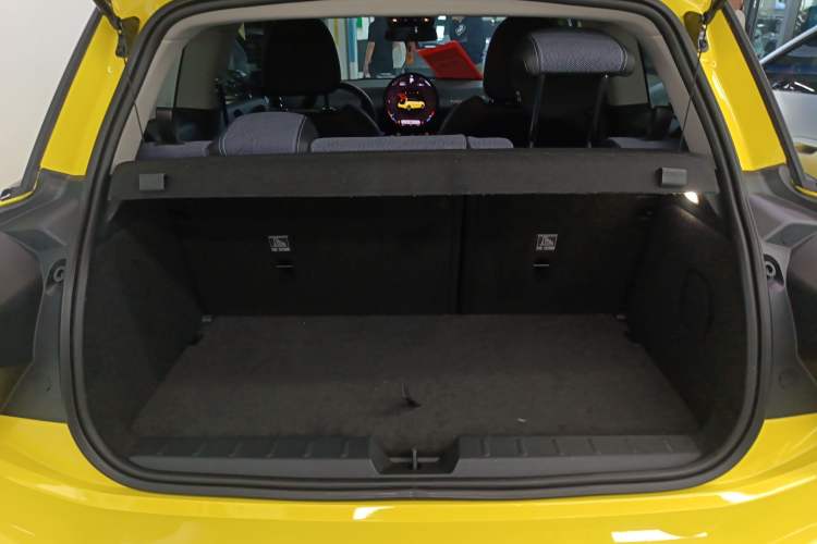 Used MINI Electric COOPER 2024 456km COOPER E Classic Edition
