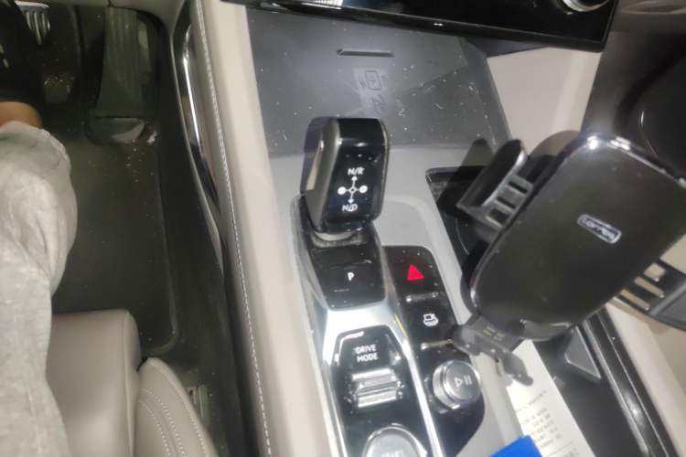 Used Lynk & Co 09 EM-P 2023 2.0TD EM-P Long-Range Version PM Six-Seater Gear Lever