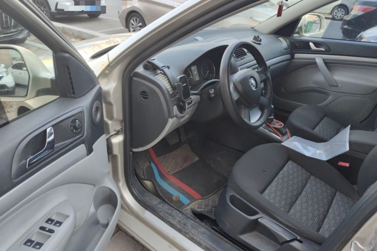 Used Skoda Octavia 2013 1.6L Automatic Yijie Edition Driver Seat