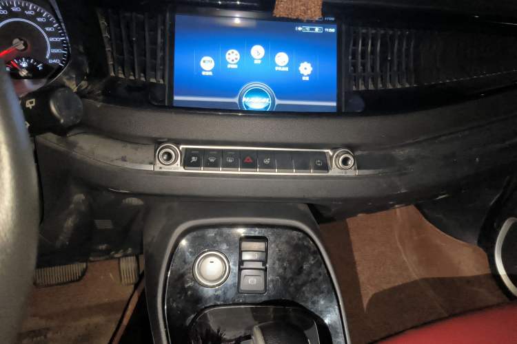 Used Haval H2s 2018 Blue Label 1.5T Dual-Clutch ZhiShang Model
