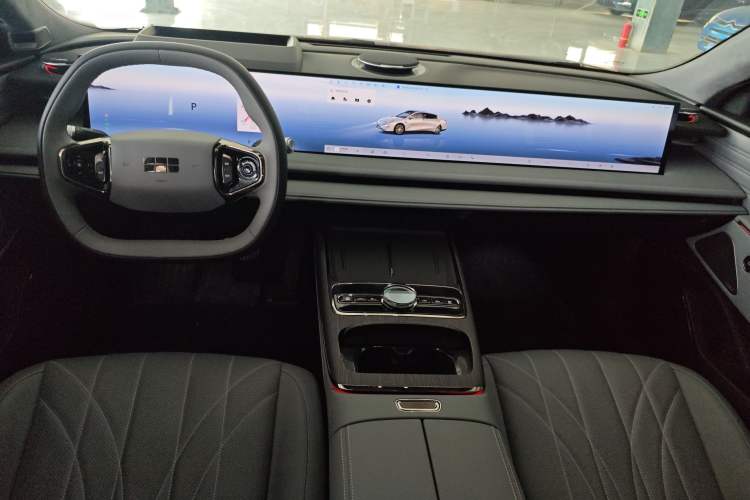 Used Geely Galaxy E8 2025 700 km Long-Range Intelligent Driving Version