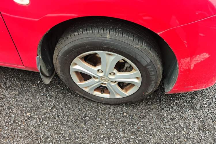 Used Mazda 3 2011 Sedan 1.6L Automatic Comfort Model Right Front Wheel Hub