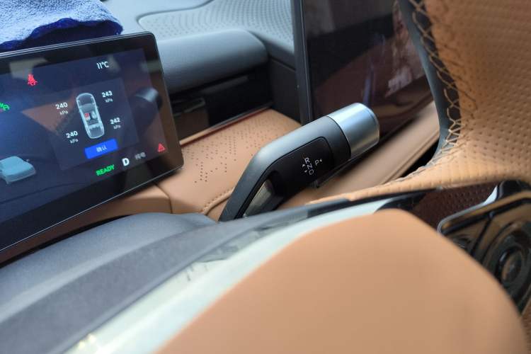 Used Geely Galaxy Galaxy 8 2025 130km EM-i Flagship Edition
