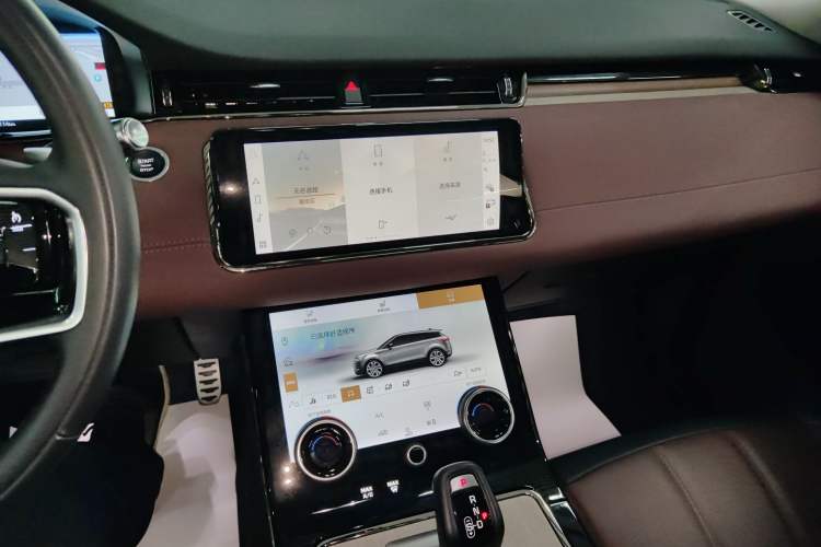 Used Land Rover Range Evoque 2021 Range Rover L 249 PS R-Dynamic SE Luxury Edition Audio And AC Panel