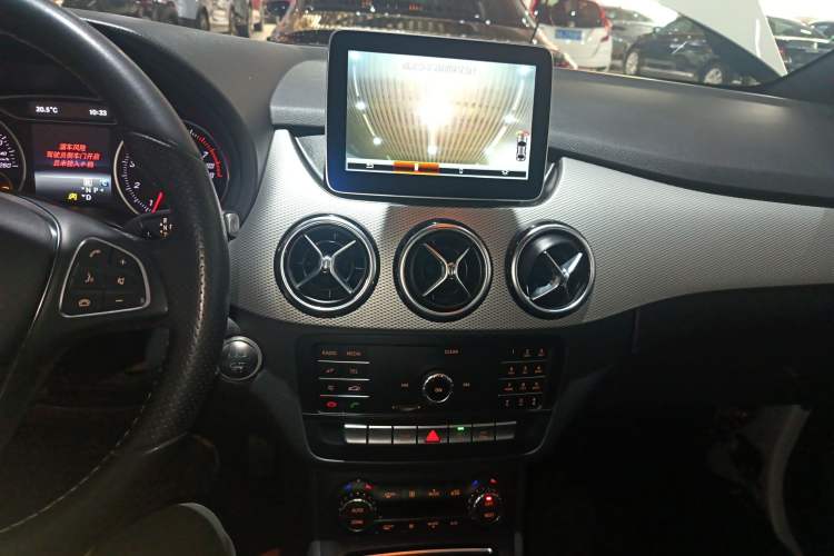 Used Mercedes-Benz B-Class 2019 B 200 Fashion Model Audio And AC Panel