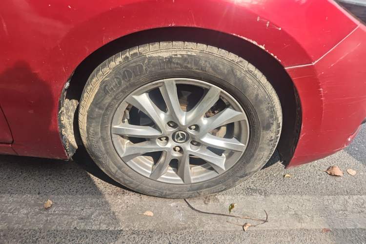 Used Mazda 3 Axela 2017 Sedan 1.5L Automatic Luxury Model Emission Standard China V Right Front Wheel Hub