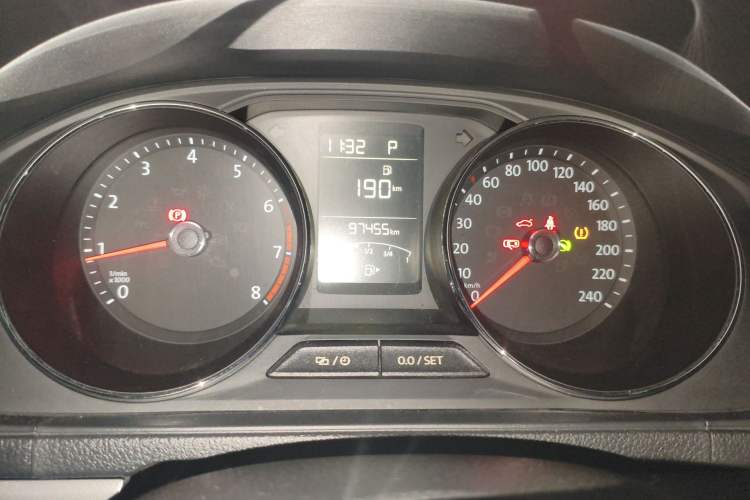 Used Volkswagen Lavida 2017 1.6L Automatic Comfort Edition Instrument Cluster