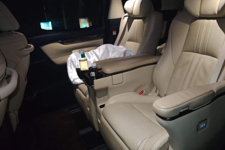 Used Toyota Alphard 2023 Dual-Motor 2.5L Premium Golden Edition Left Rear Seat