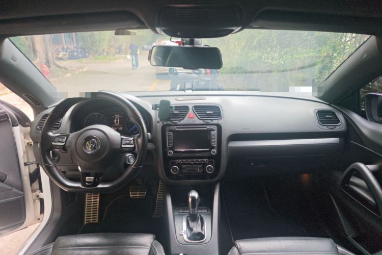 Used Volkswagen Scirocco 2011 R 2.0TSI Center Console