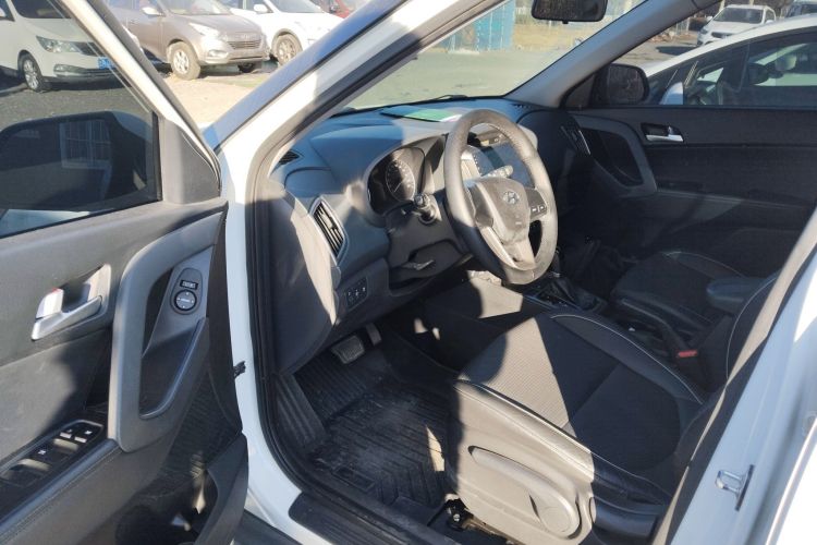 Used Hyundai ix25 2015 1.6L Automatic Two-Wheel Drive Smart GLS Trim Driver Seat