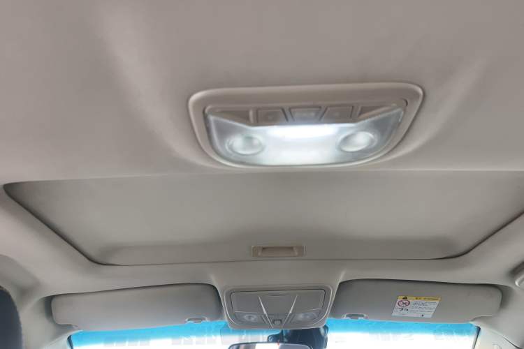 Used Geely Auto Emgrand 2017 Sedan Million Edition 1.5L Manual - Upward Version Headliner