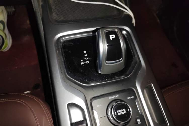 Used Geely Auto Haoyue 2022 1.8TD Automatic Prestige 7-Seater Gear Lever