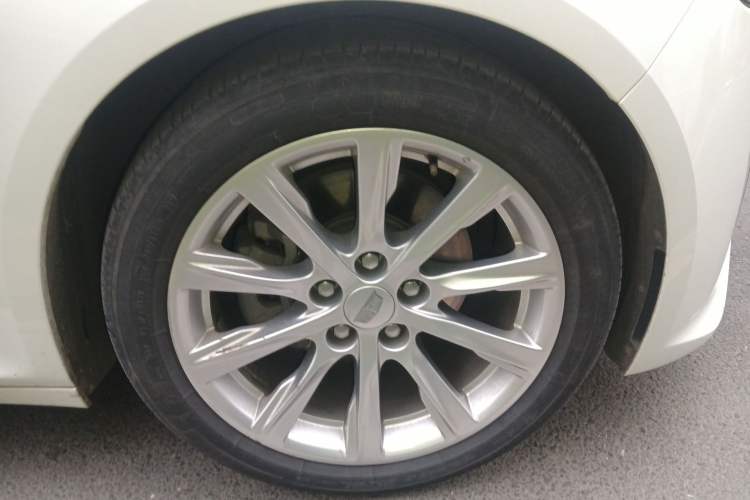 Used Cadillac CT5 2020 28T Fashion Edition Right Front Wheel Hub