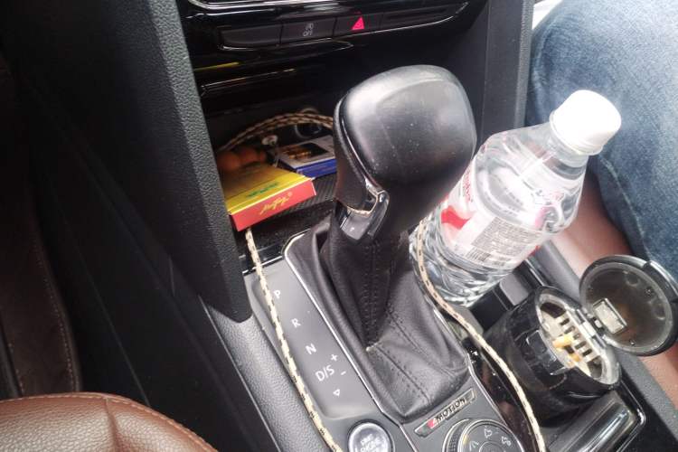 Used Volkswagen Teramont 2017 380TSI Four-Wheel Drive Comfort Edition Gear Lever