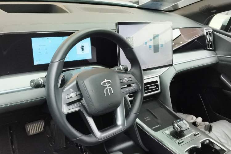 Used BYD Song L DM-i 2025 Intelligent Driving Version 160 km Excellence Edition Center Console