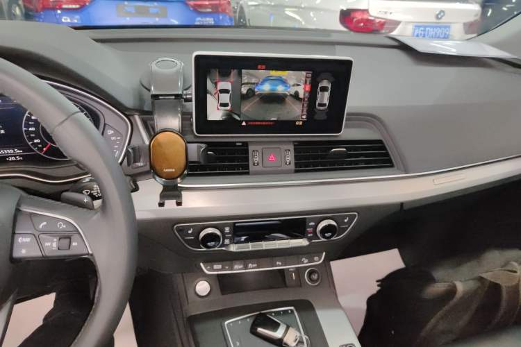 Used Audi Q5L 2020 Updated 40 TFSI Prestige Fashion Edition Audio And AC Panel