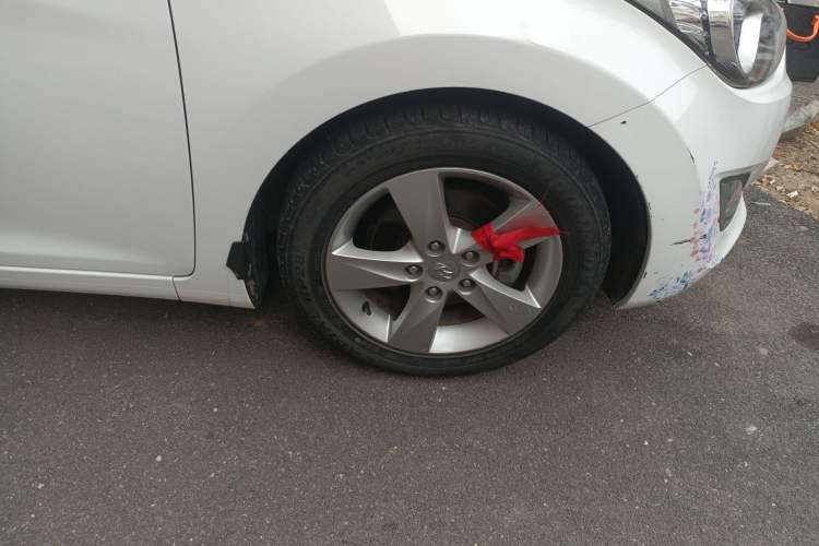 Used Hyundai Elantra (5th Generation / Langdong) 2012 1.6L Manual Leading Model Right Front Wheel Hub