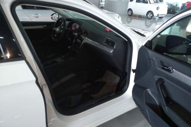 Used Volkswagen Lamando 2019 230TSI DSG Fashion Edition China VI