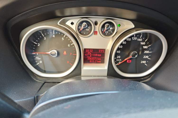 Used Ford Focus 2013 Hatchback Classic 1.8L Manual Base Model Odometer Close Up