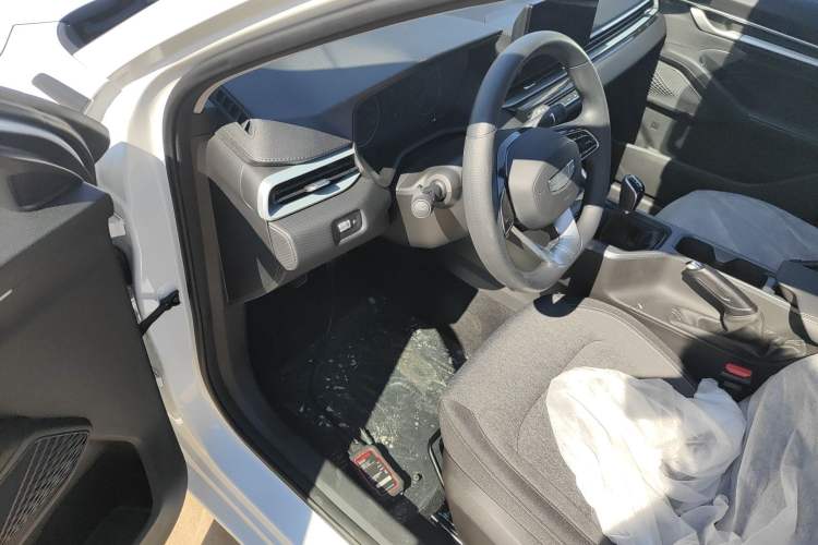 Used Geely Auto Emgrand 2025 4th Generation 1.5L Manual - Starry Edition
