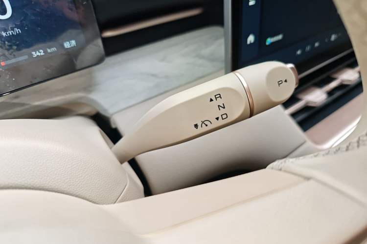 Used Wuling Xingguang S 2024 130km Flagship Version Gear Lever