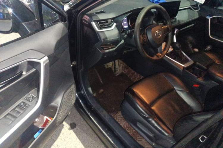 Used Toyota Wildlander 2022 Updated Version 2.0L CVT Two-Wheel Drive Leading Edition