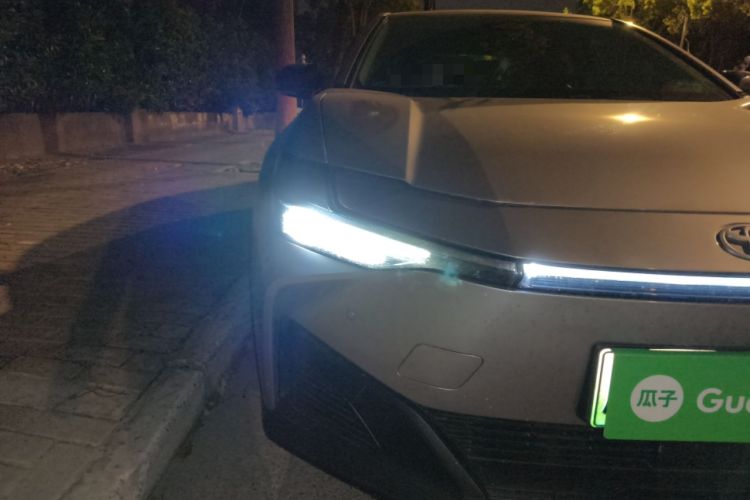 Used Toyota bZ3 2024 517 km Elite PRO Right Front Headlight