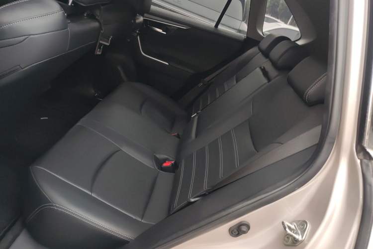 Used Toyota Wildlander 2021 2.0L CVT 4x4 Luxury Edition
