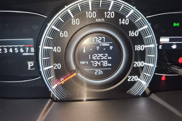 Used Honda Odyssey 2018 2.4L Smart Edition Odometer Close Up