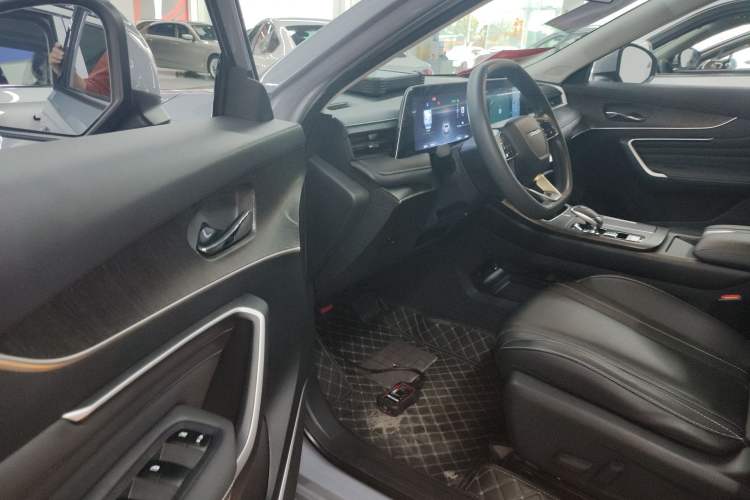 Used Venucia V 2021 260T Idol Edition
