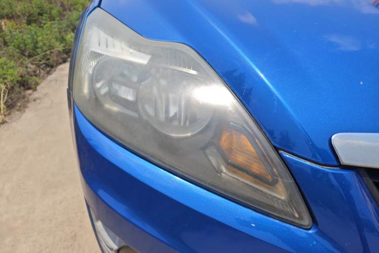 Used Ford Focus 2012 Hatchback Classic 1.8L Automatic Base Model Right Front Headlight