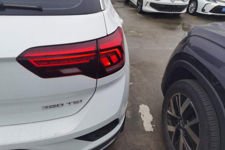 Used Volkswagen T-ROC 2022 280TSI DSG Two-Wheel Drive Elite PLUS Right Rear Taillight