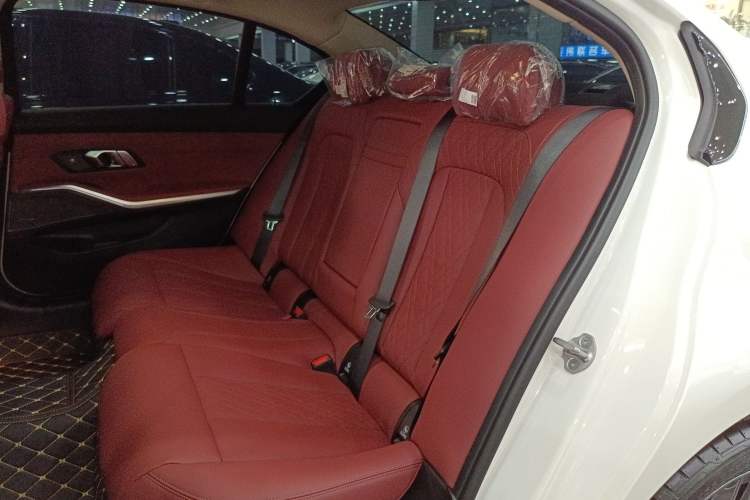 Used BMW 3 Series 2025 330Li M Sport Shadowline Package Left Rear Seat