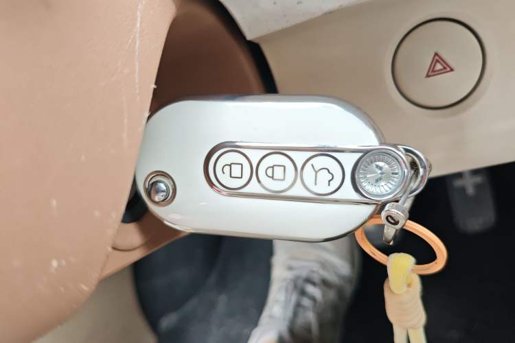 Used Wuling Hongguang MINIEV 2024 3rd Generation 215km Advanced Version Vehicle Key