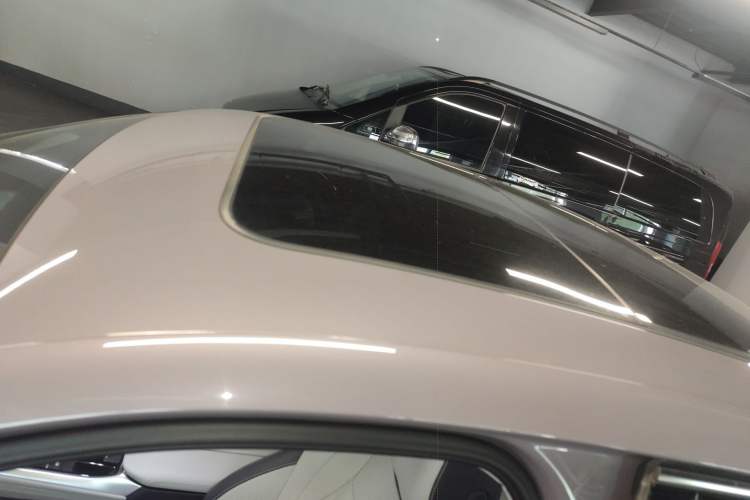 Used Volkswagen Passat 2025 Pro 380TSI Dragon Glory Edition Roof