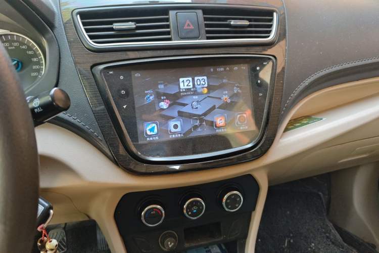 Used FAW Yingzhi 727 2016 1.5L Standard Edition Audio And AC Panel