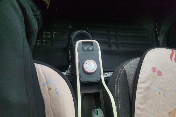 Used Chery QQ Ice Cream 2022 120km Conical Shape Lithium Iron Phosphate