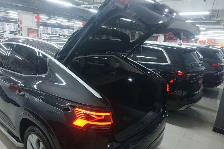 Used Volkswagen Tayron X 2020 330TSI Two-Wheel Drive Luxury Smart Connectivity Version